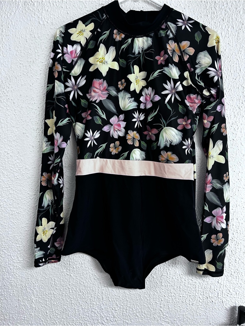 NWT AXESEA Womens Long Sleeve Rash Guard UV 50+ Sun Protection Printed Surf 14